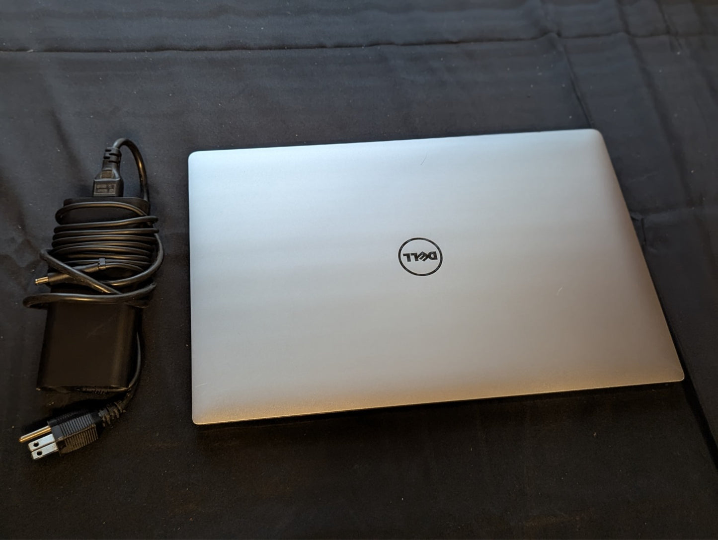 Dell Laptop – XPS 15 9560