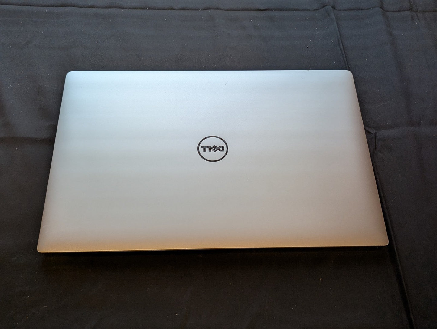Dell Laptop – XPS 15 9560